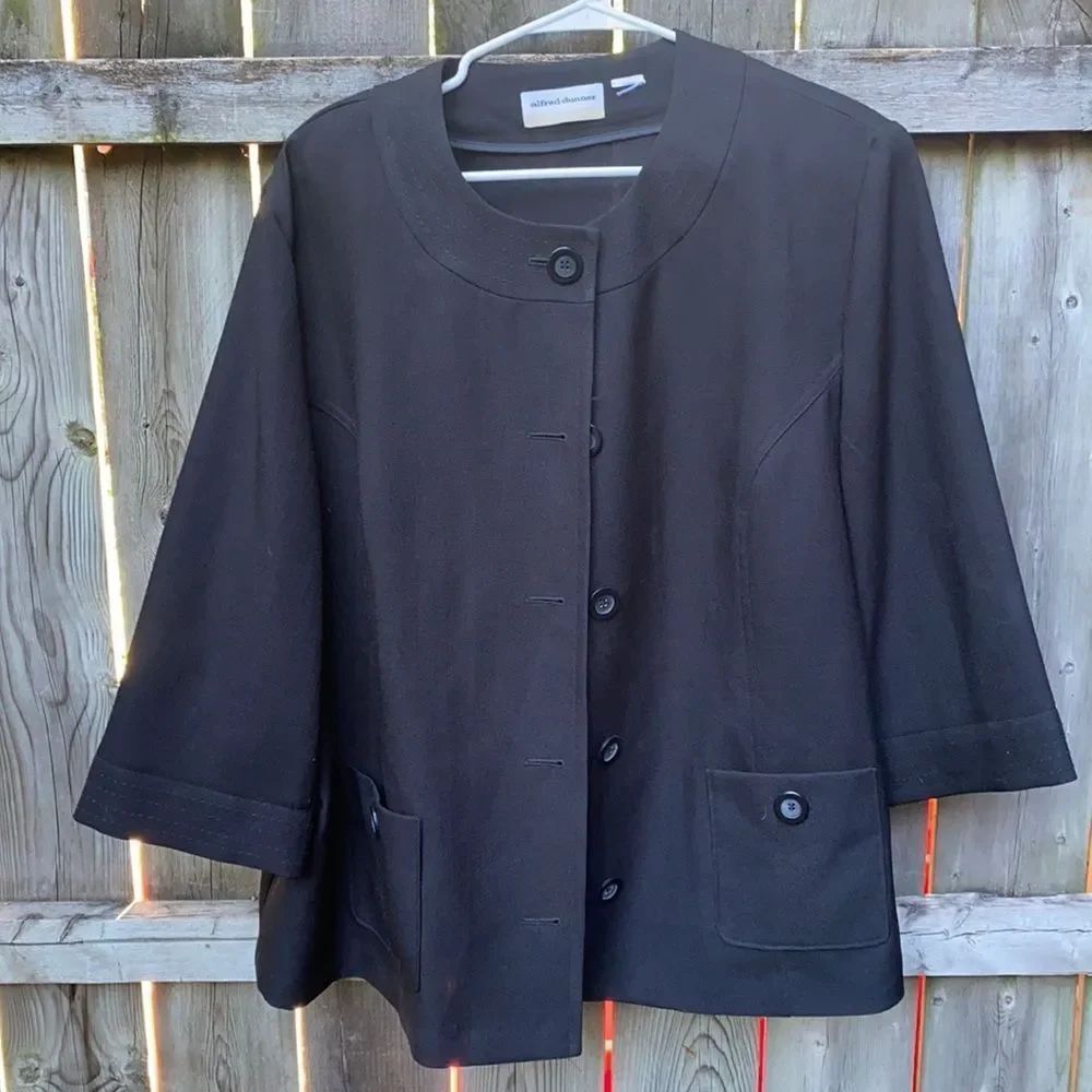 Alfred Dunner Black button up blazer sz. L